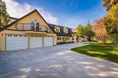 1306 El Vago Street La Canada Flintridge, CA 91011