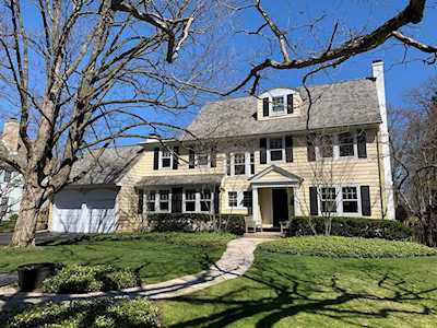 215 Maple Ct Lake Forest, IL 60045