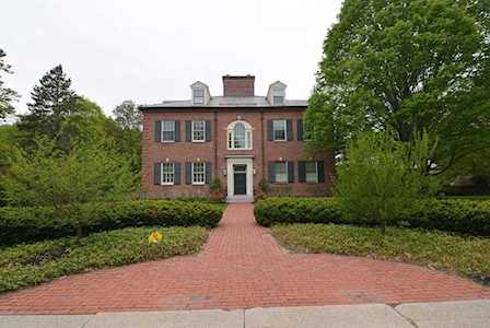 83 Church St #12 Winchester, MA 01890