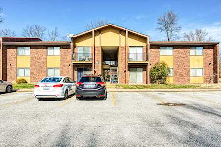 7046 Wildwood Cir Louisville, KY 40291