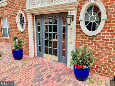 5116 Donovan Dr #306 Alexandria, VA 22304
