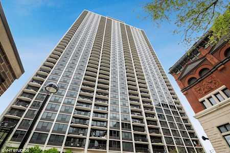 1560 N Sandburg Terrace #4104J Chicago, IL 60610