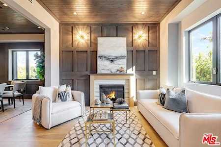 562 N Greencraig Road Los Angeles, CA 90049