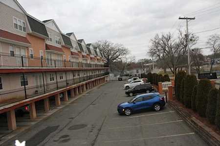 223 Clinton St #19 Brockton, MA 02302