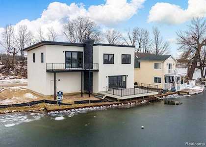 2310 Sonora Dr Fenton Twp, MI 48430