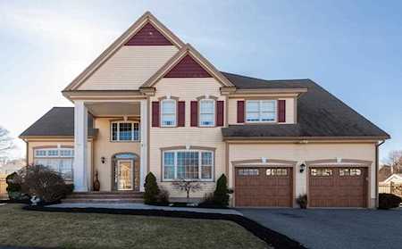15 Garden Lane Wakefield, MA 01880