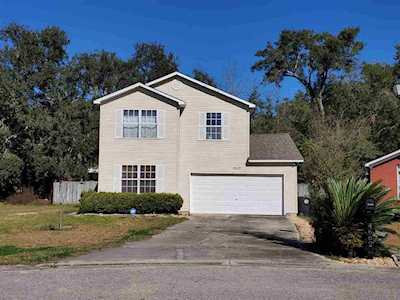 4662 Russells Pond Lane Tallahassee, FL 32303