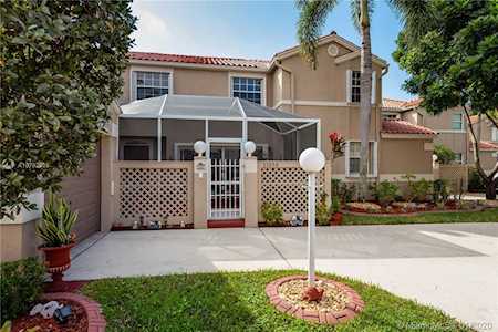 11054 Neptune Dr Cooper City, FL 33026