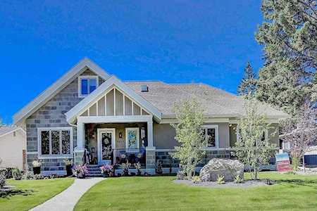 6407 20 Street SW Calgary, AB T3E 5L4