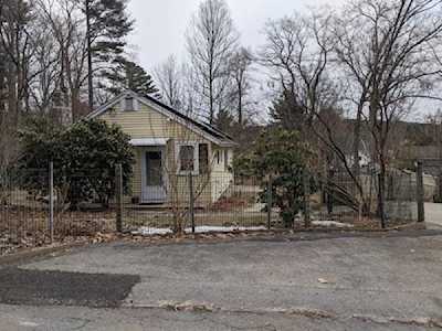 66 Osgood Rd Charlton, MA 01507