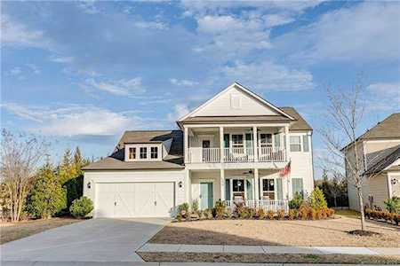 1027 Crescent Moon Dr Fort Mill, SC 29715