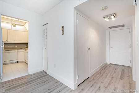 3625 N Country Club Dr #901 Aventura, FL 33180