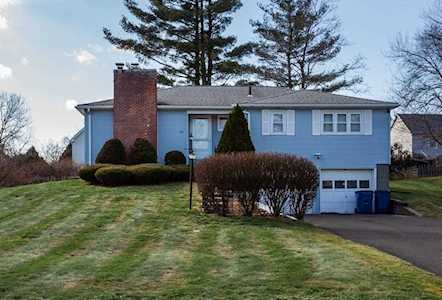 62 Paulson Dr West Springfield, MA 01089