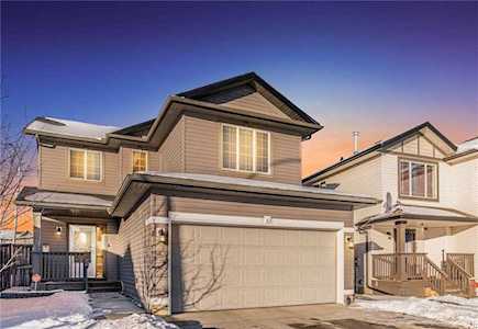 765 Fairways Green NW Airdrie, AB T4B 3E6