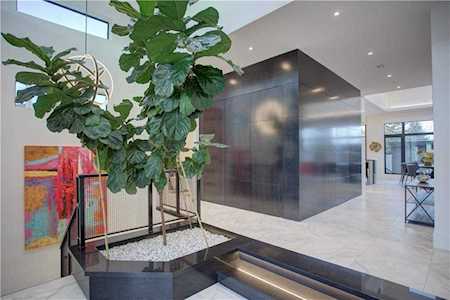 1508 22 Street NW Calgary, AB T2N 2N2