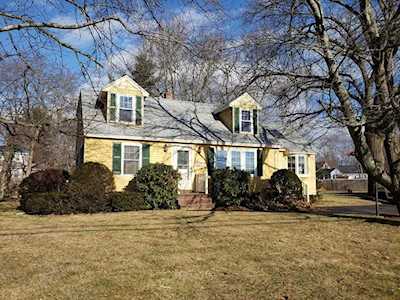 121 Hurley Avenue Dracut, MA 01826