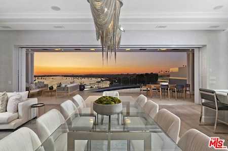 301 Carnation Avenue Corona Del Mar, CA 92625