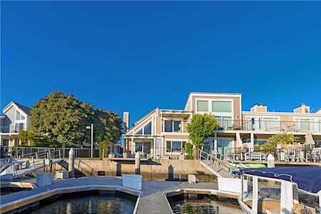 3542 Windspun Drive Huntington Beach, CA 92649