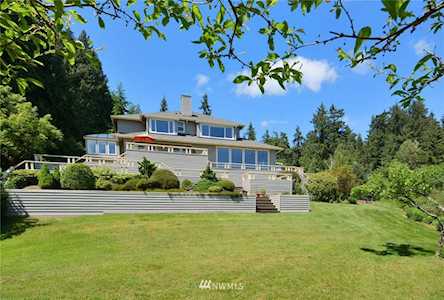 6647 NE Baker Hill Rd Bainbridge Island, WA 98110