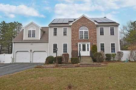17 Blueberry Way Webster, MA 01570