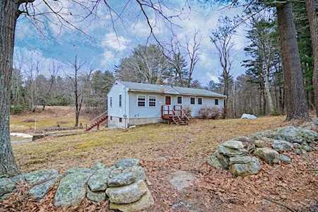 57 Torrey Rd Sutton, MA 01590