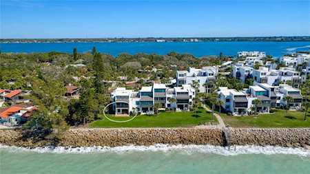 2950 N Beach Rd Englewood, FL 34223