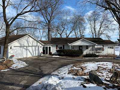 1218 Old Bay Rd Johnsburg, IL 60051