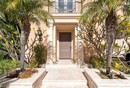 63 Livia Irvine, CA 92618
