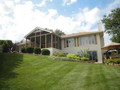 447 Red Rock Dr Lindenhurst, IL 60046