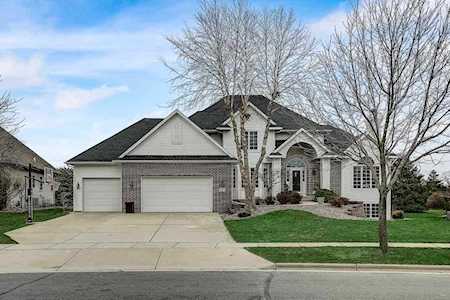 826 S Meadowbrook Ln Waunakee, WI 53597