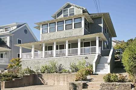 25 Standish Ave Hull, MA 02045