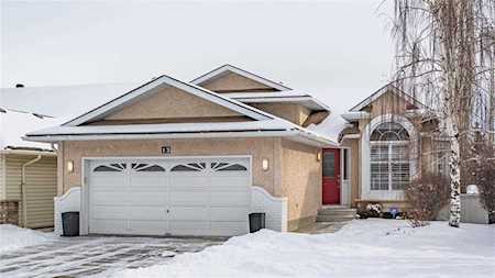 12 Sunmeadows Court SE Calgary, AB T2X 3H5