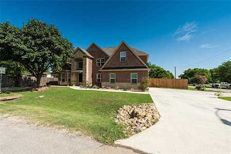 137 Palm Lane Roanoke, TX 76262