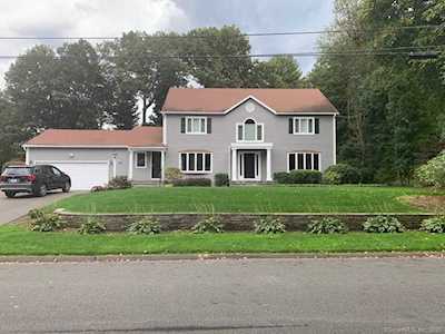 12 Lakeview Drive West Hartford, CT 06117