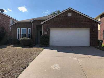 1305 Pine Ridge Road Roanoke, TX 76262