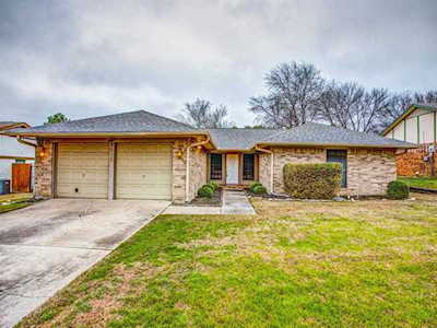 6717 Greendale Court North Richland Hills, TX 76182