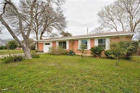 2400 Devonshire Dr Austin, TX 78723