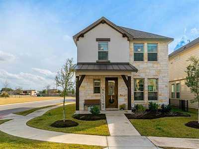 107 Buckthorn Dr Dripping Springs, TX 78620