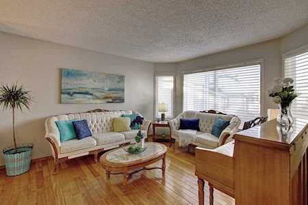 88 Sundown Green SE Calgary, AB T2X 2Y5