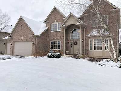 143 S Pineridge Dr Oswego, IL 60543