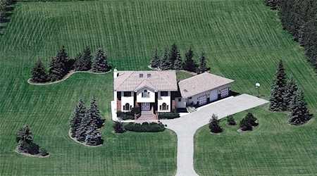 45 Springland Manor Drive SW Rural Rocky View County, AB T3Z 3K1