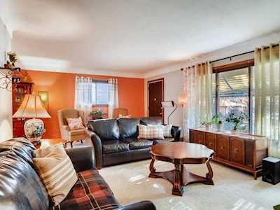 1607 Suburban Avenue Saint Paul, MN 55106