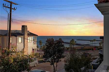 211 Iris Avenue Corona Del Mar, CA 92625