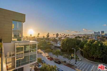 1705 Ocean Avenue #414 Santa Monica, CA 90401