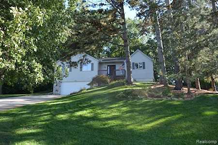 10947 Charring Cross Circle Green Oak Twp, MI 48189