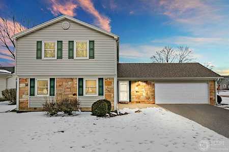 856 Country Ln Buffalo Grove, IL 60089