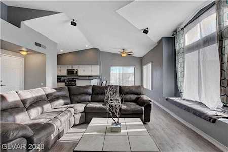 4800 Black Bear Rd #203 Las Vegas, NV 89149