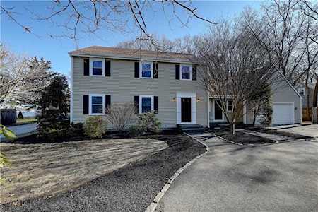 61 Lamson RD Barrington, RI 02806
