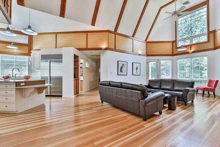 15 Loew Cir Milton, MA 02186