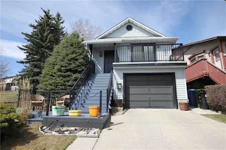 72 Strathearn Rise SW Calgary, AB T3H 1R6